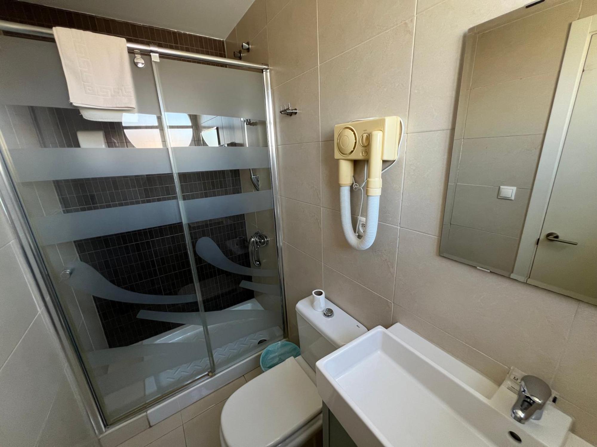 Hotel Dila เบเลซ-มาลากา ภายนอก รูปภาพ